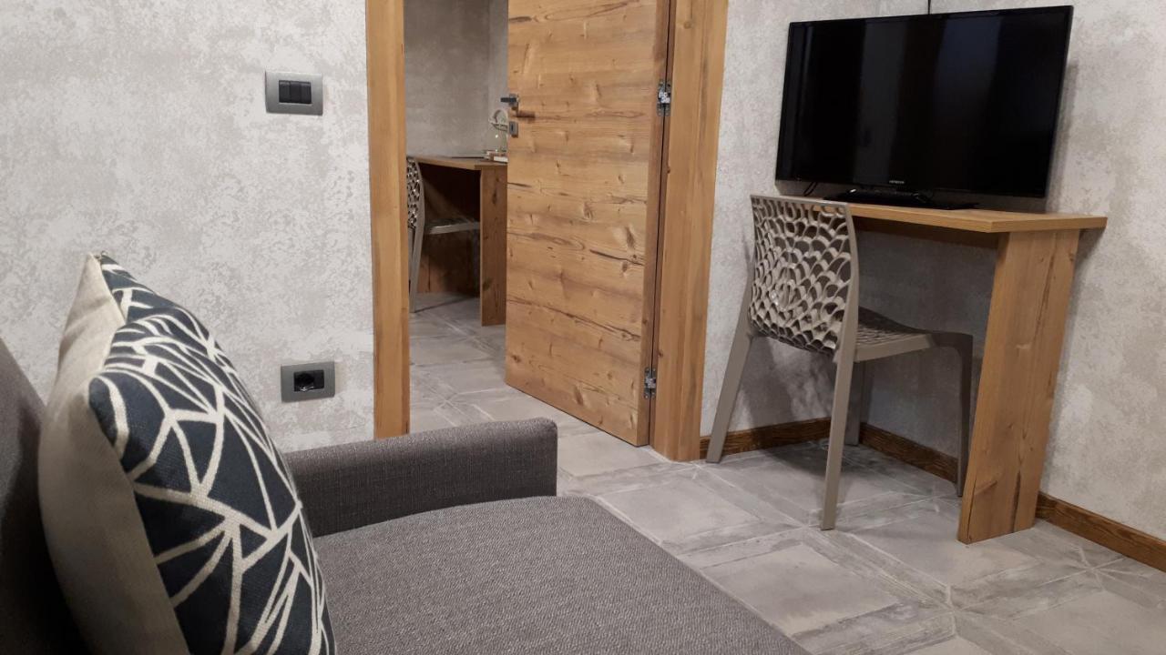 Hotel Bed & Rooms , Corte Rossa -1 Min Walk To Bernina Express Tirano Εξωτερικό φωτογραφία