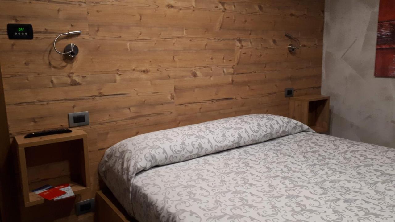 Hotel Bed & Rooms , Corte Rossa -1 Min Walk To Bernina Express Tirano Εξωτερικό φωτογραφία