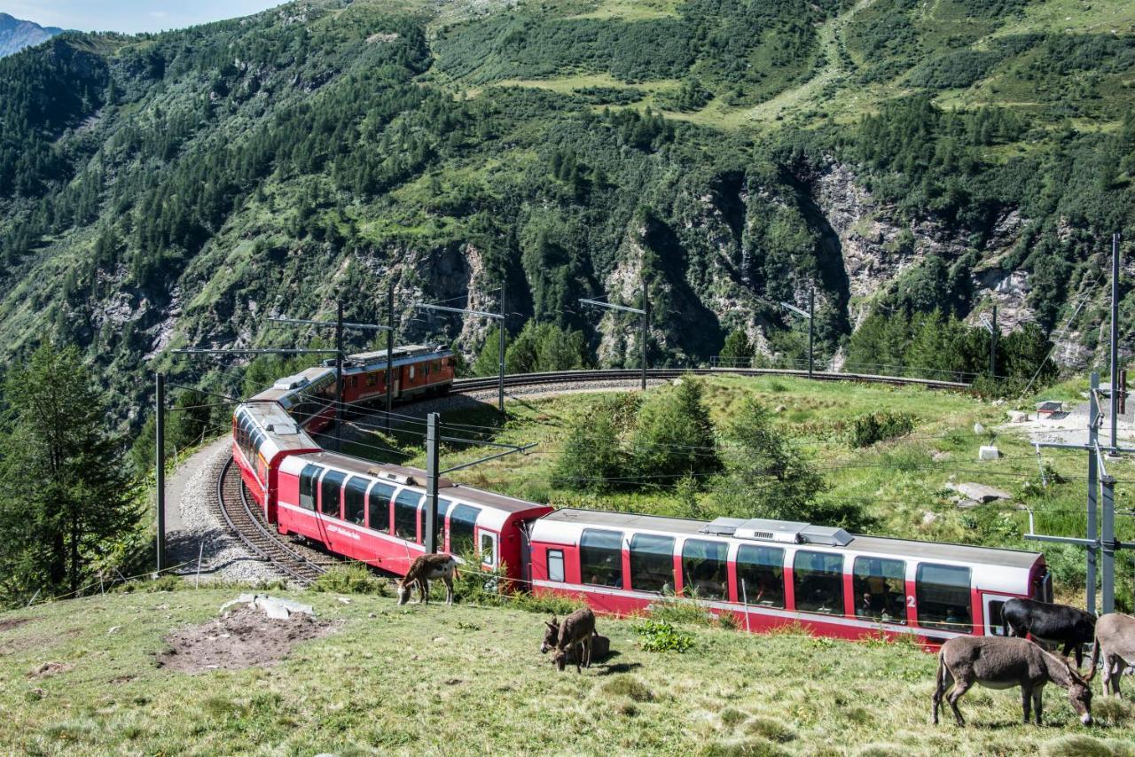 Hotel Bed & Rooms , Corte Rossa -1 Min Walk To Bernina Express Tirano Εξωτερικό φωτογραφία