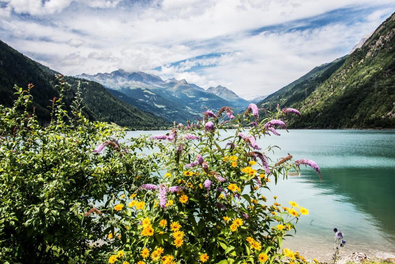 Hotel Bed & Rooms , Corte Rossa -1 Min Walk To Bernina Express Tirano Εξωτερικό φωτογραφία