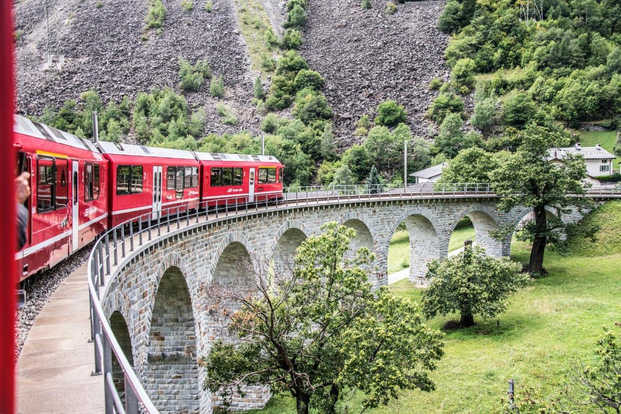 Hotel Bed & Rooms , Corte Rossa -1 Min Walk To Bernina Express Tirano Εξωτερικό φωτογραφία