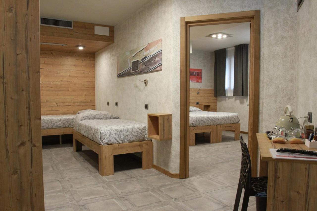 Hotel Bed & Rooms , Corte Rossa -1 Min Walk To Bernina Express Tirano Εξωτερικό φωτογραφία