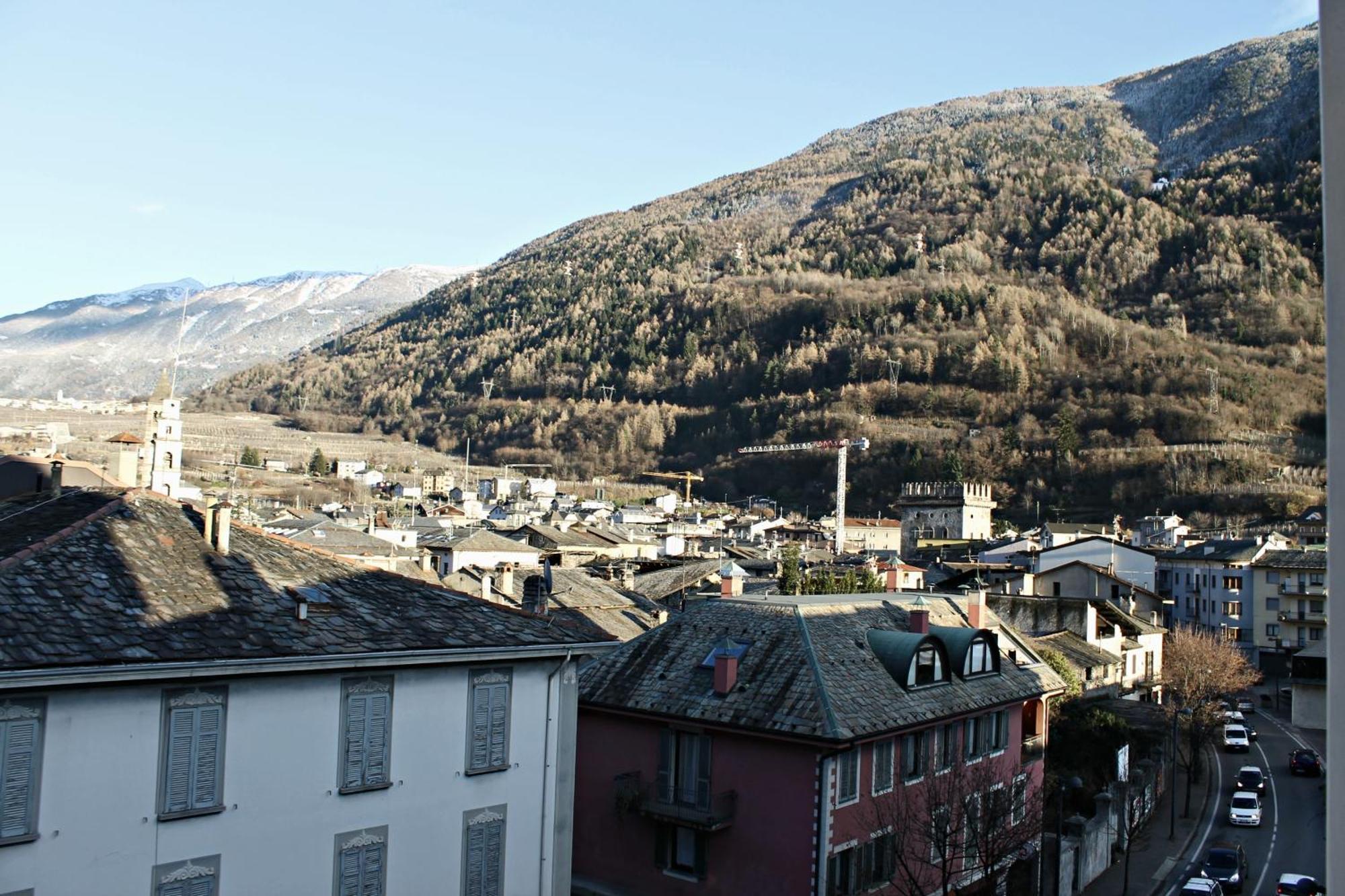 Hotel Bed & Rooms , Corte Rossa -1 Min Walk To Bernina Express Tirano Εξωτερικό φωτογραφία