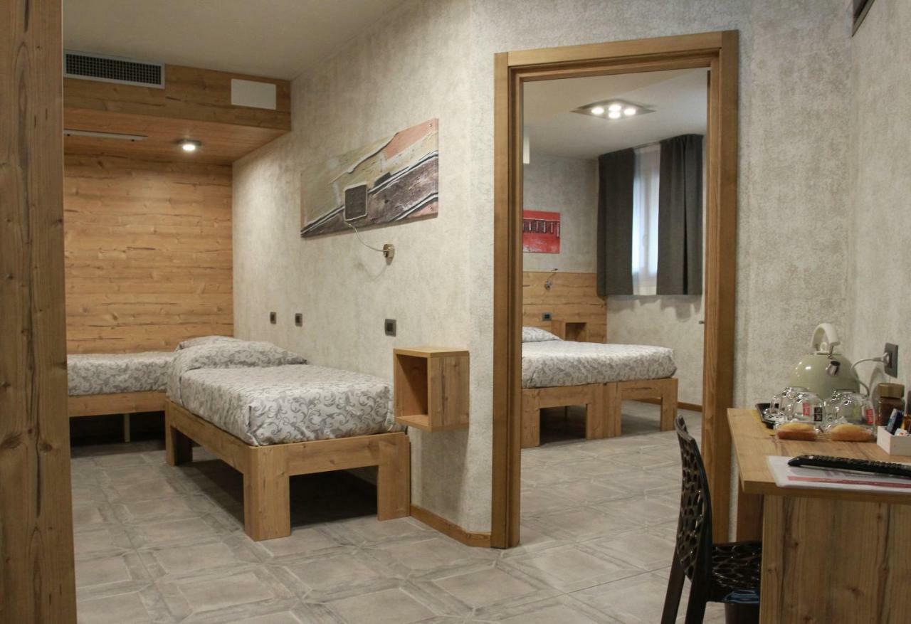 Hotel Bed & Rooms , Corte Rossa -1 Min Walk To Bernina Express Tirano Εξωτερικό φωτογραφία